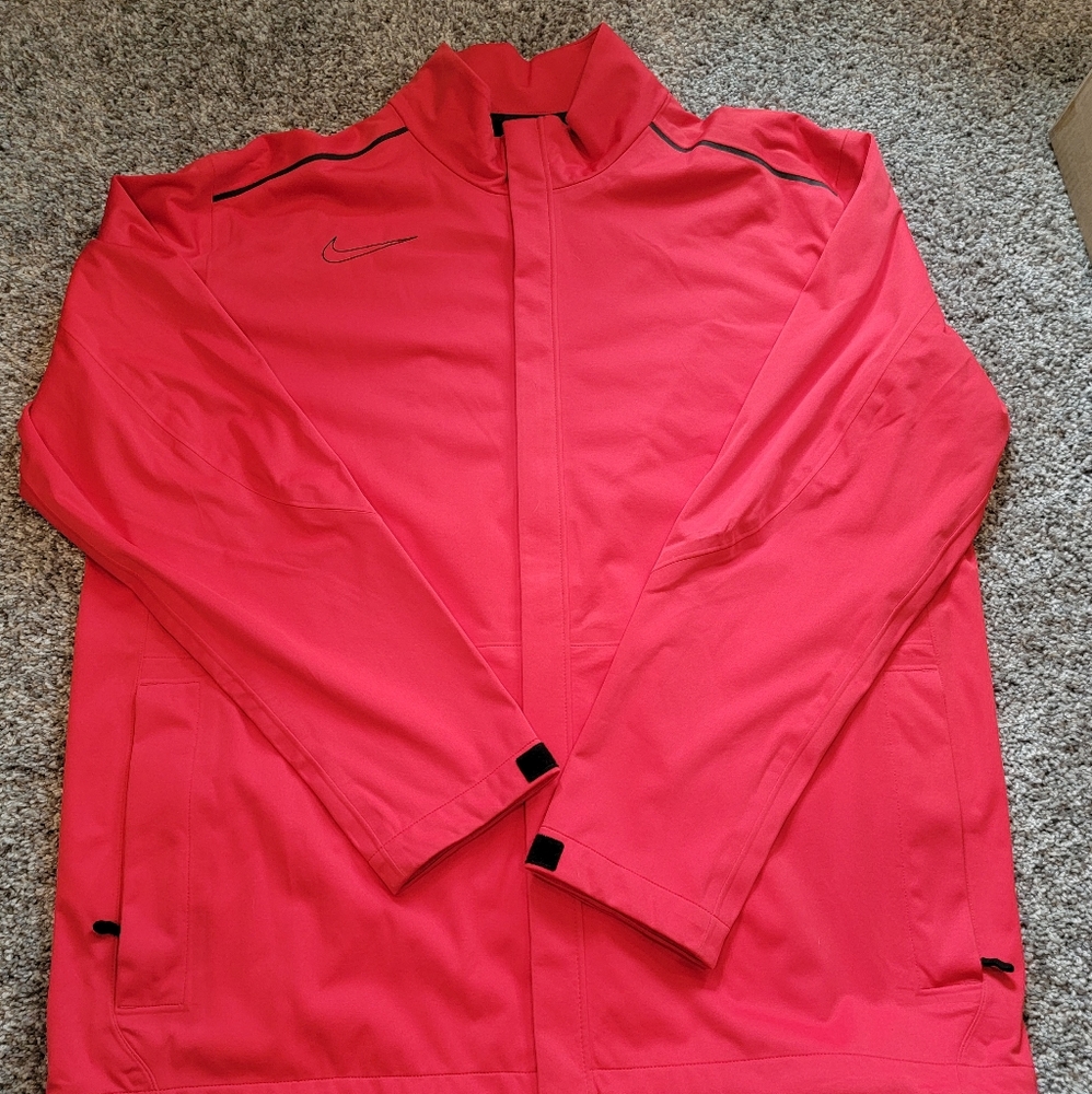 Nike golf storm-fit